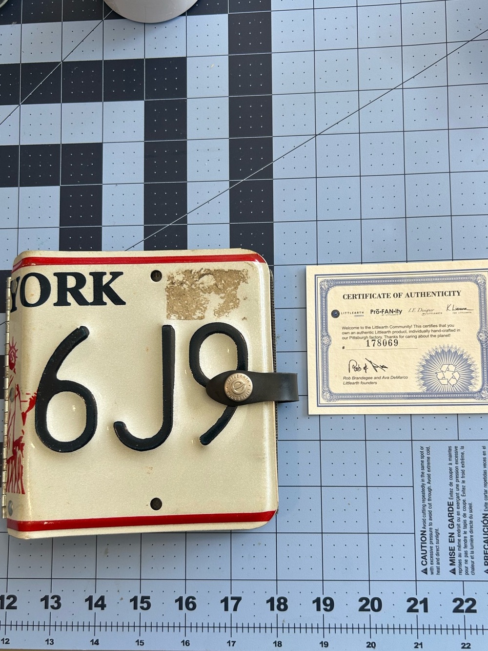 Littlearth vintage New York license plate CD holder